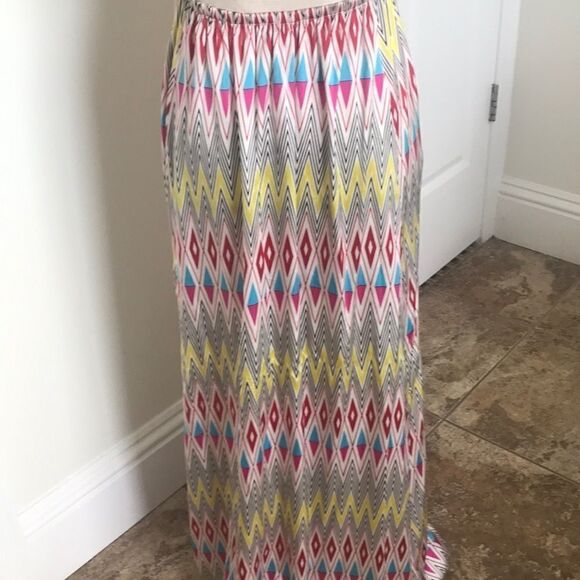 Beautiful silk Maxi dress. So colorful and fun. - Picture 4 of 5